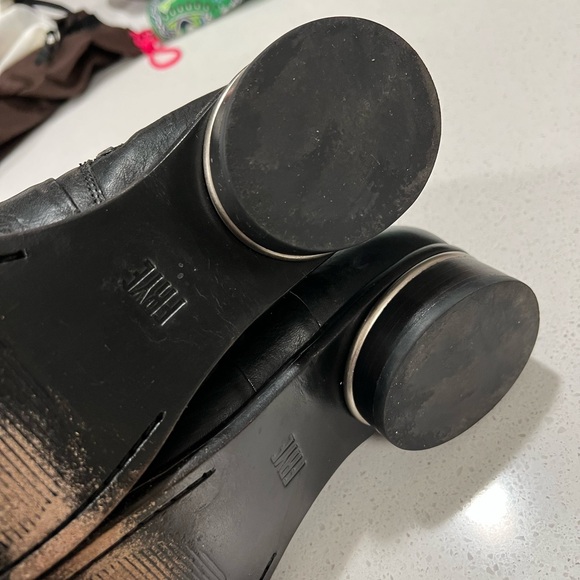 Frye black leather ankle zip up booties size 9.5. - Picture 9 of 9